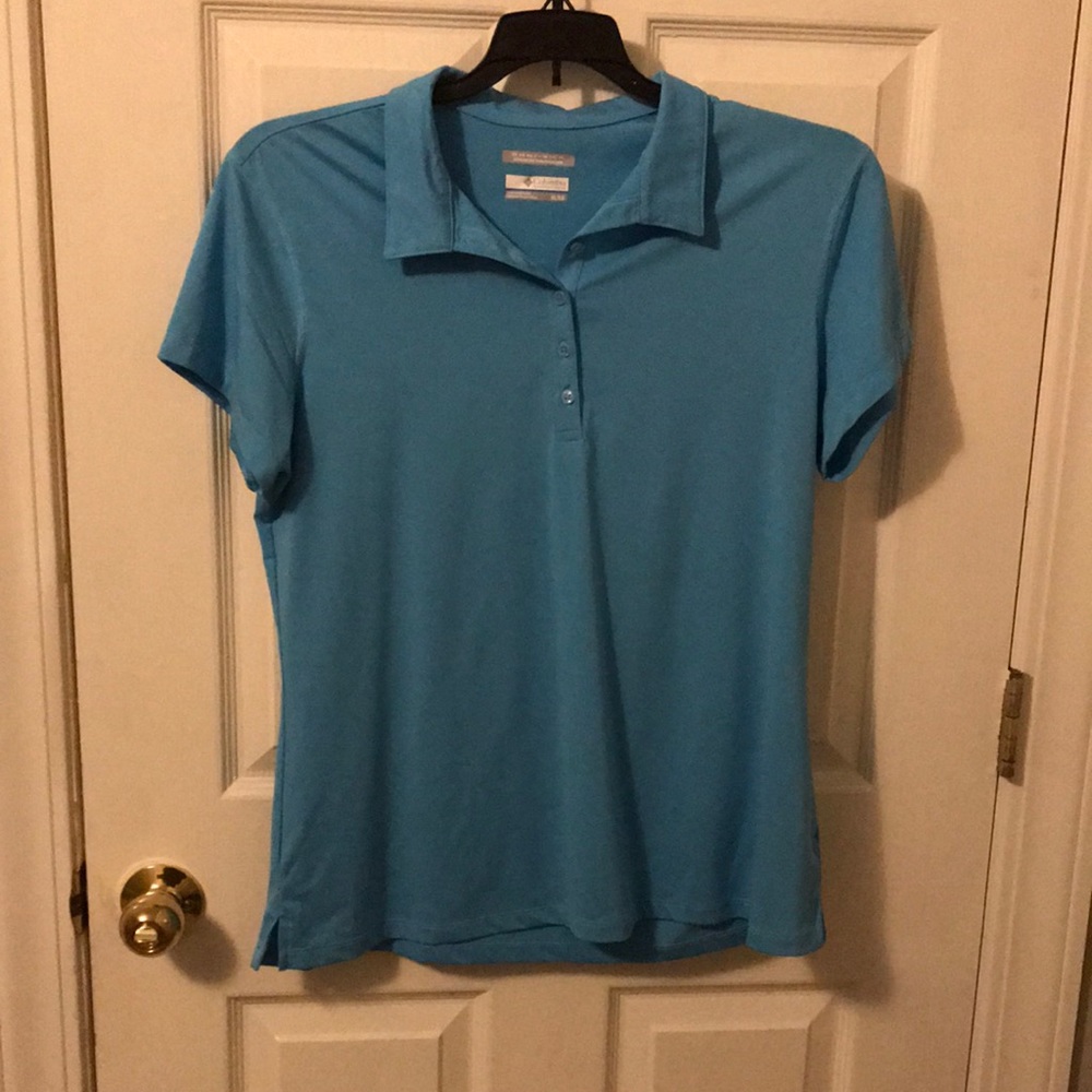 Blue women’s Columbia short sleeve collared shirt